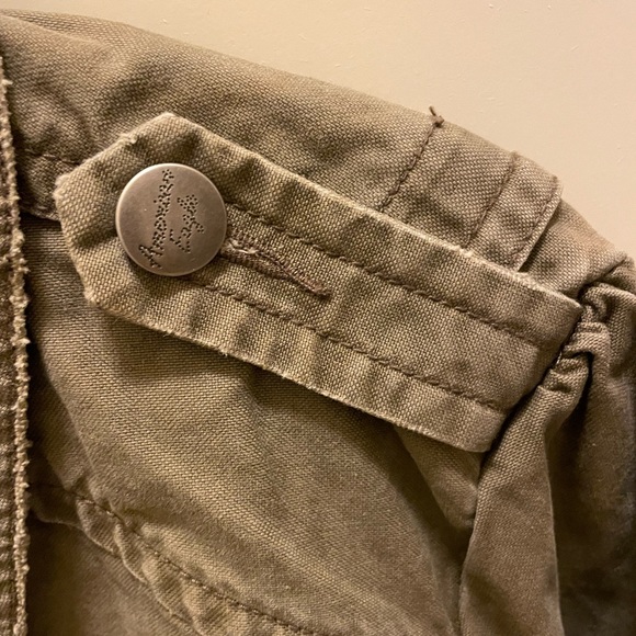 American Eagles Outfitters Jacket, size M, with belt loop bottom - Picture 8 of 12